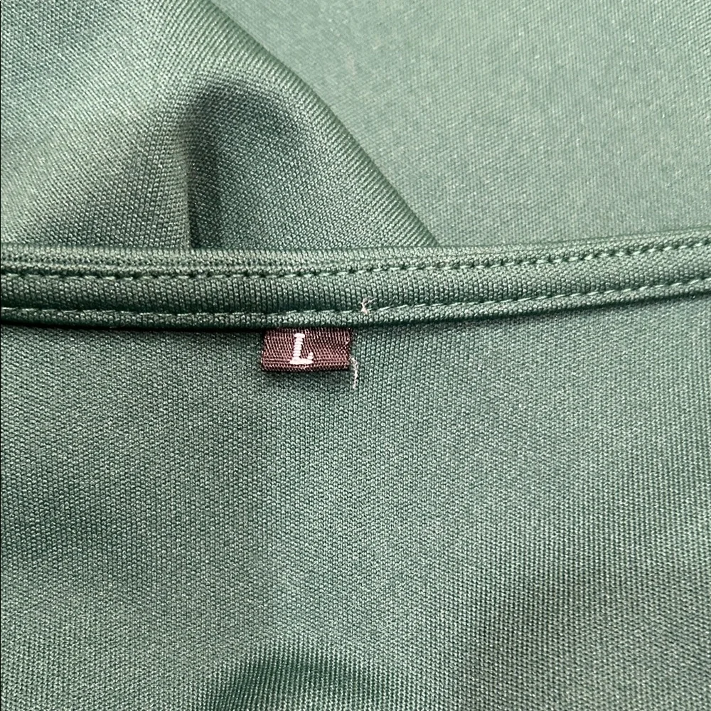 🌷 Green Sleeveless V Neck Top - Picture 8 of 8